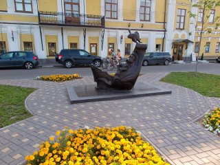 Скульптура "Золотая рыбка"